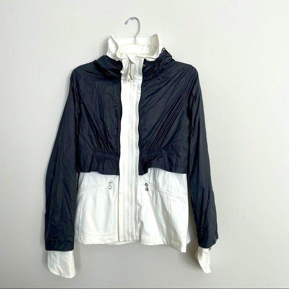 Titika Sports Jacket - Picture 1 of 12
